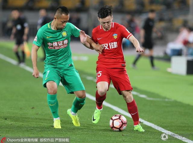 法媒：巴黎仍有意引进奥斯梅恩 新月也在关注但球员无意离开欧洲据法国媒体le10sport报道，巴黎圣日耳曼仍有意引进奥斯梅恩，利雅得新月也对奥斯梅恩感兴趣，但奥斯梅恩无意离开欧洲足坛。